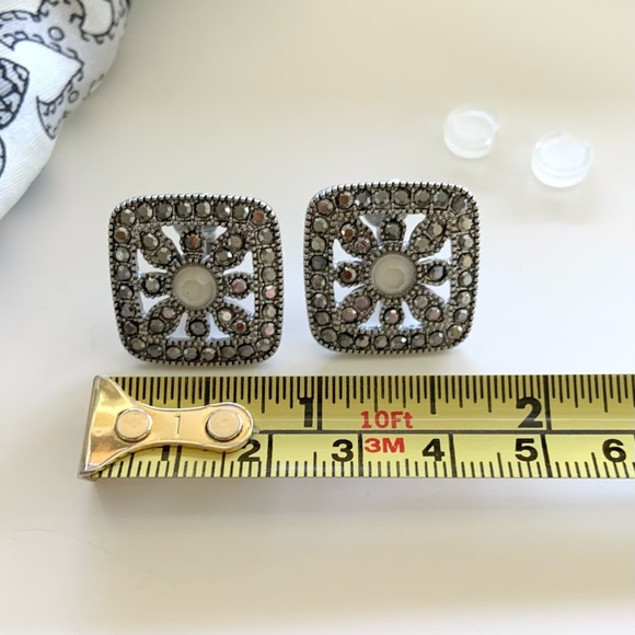 🛍️Bundle sale! Vintage faux marcasite clip earrings - Picture 5 of 7